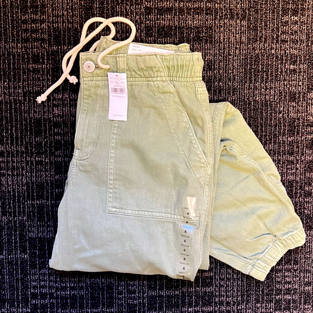 NWT AMERICAN EAGLE TOMGIRL JOGGER